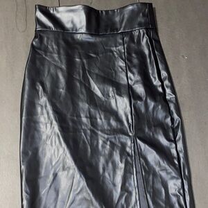 SHEIN Medium Black Faux Leather Pencil Skirt